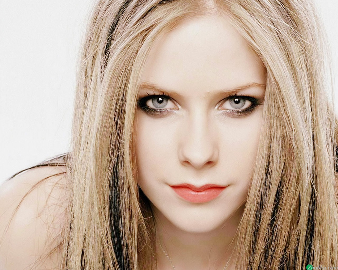 Avril Lavigne 艾薇儿·拉维尼-写真高清壁纸预览 | 10wallpaper.com