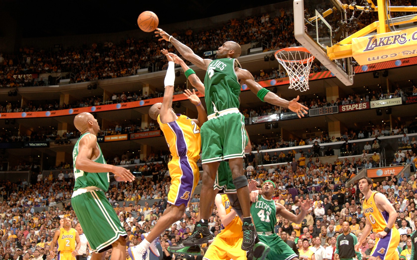 壁纸1680×1050凯文+加内特